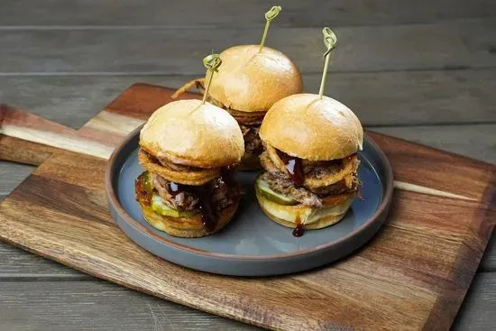 PULLED PORK SLIDERS