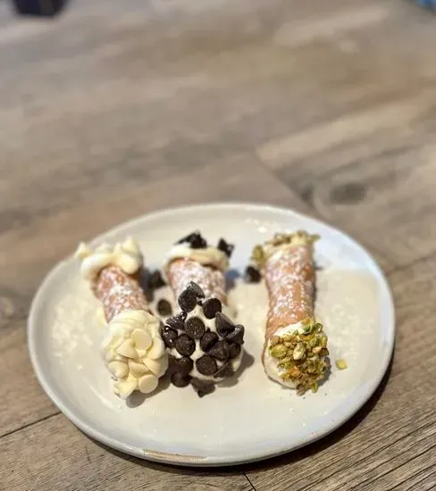 Mini Cannoli Trio
