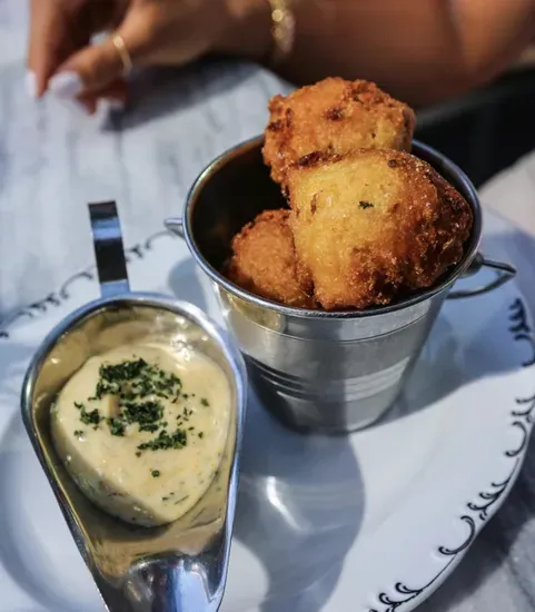 BUTTERMILK HUSH PUPPIES