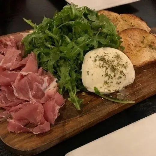 Prosciutto E Mozzarella