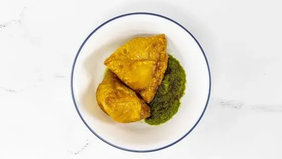 Samosa with Chutney (2 Pieces)