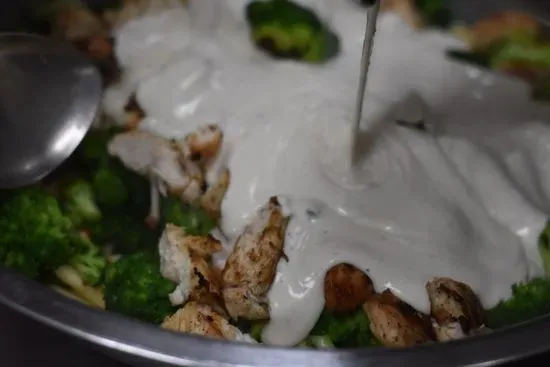 Chicken Ziti Broccoli Alfredo