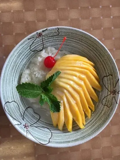 Fresh Mango w/ Sticky Rice