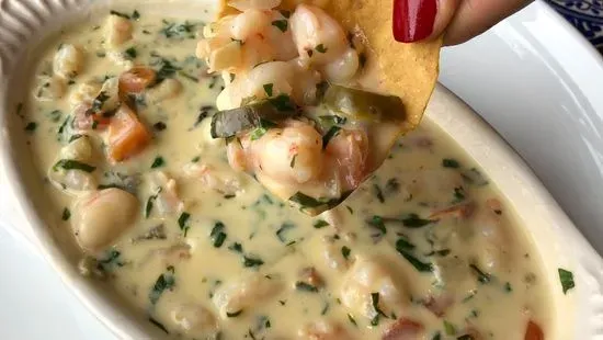 Shrimp and Spinach Queso Dip