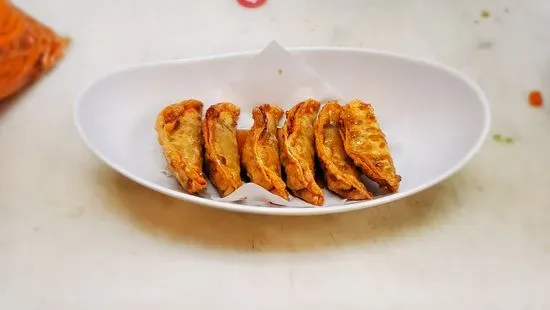 Soy Garlic Gyoza (6 Pieces)