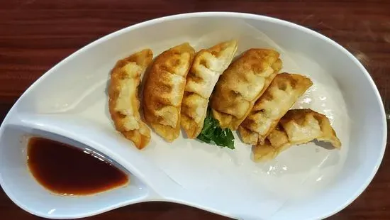 Gyoza (6 Pieces)