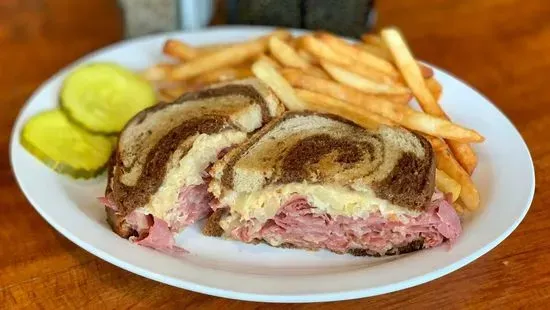 Traditional Reuben Sandwich