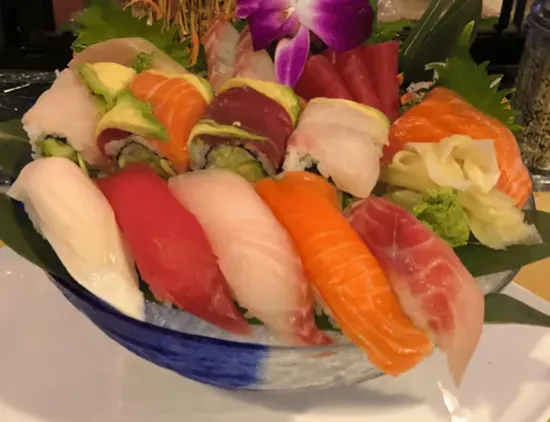 Sushi & Sashimi Combination*