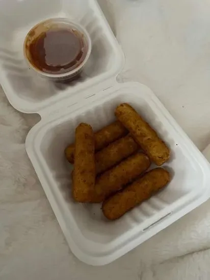 Mozzarella Sticks (8)