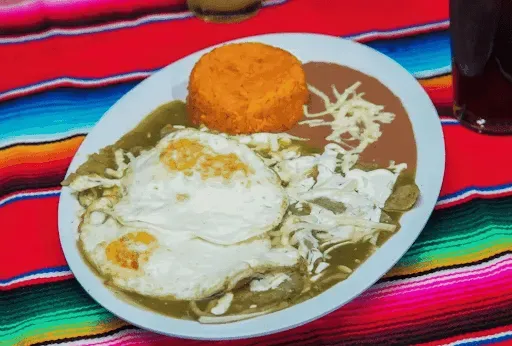 Chilaquiles Y Huevo / Chilaquiles With Egg