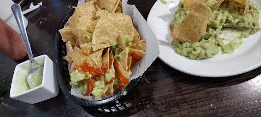 Orden De Guacamole Y Chips / Guacamole And Chips Order