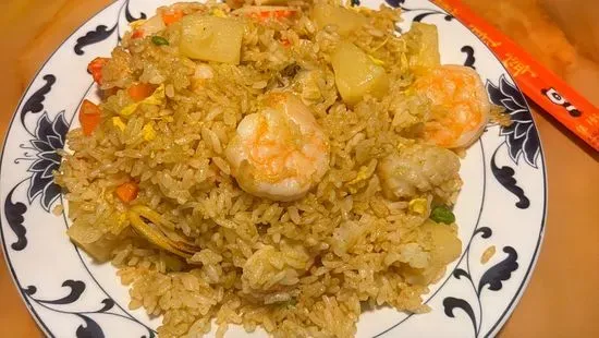 Pineapple Seafood Fried Rice