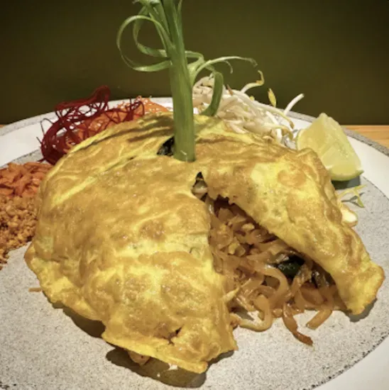 N1 Pad Thai Hor Khai - Half Tray