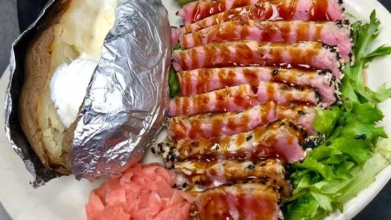 Ahi Tuna Jonathan (Split with House Salad and Extra Side)