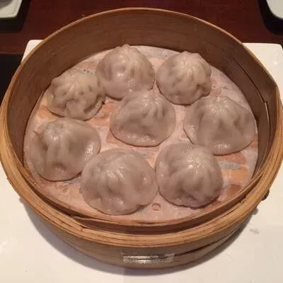 STEAMED SOUP DUMPLINGS 上海小笼包
