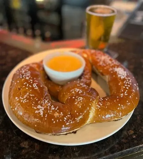 JUMBO BAVARIAN PRETZEL