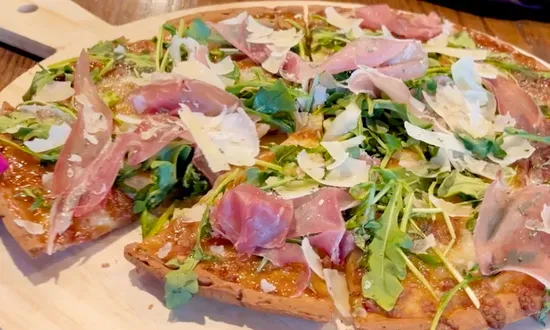 Fig and Arugula Pizza