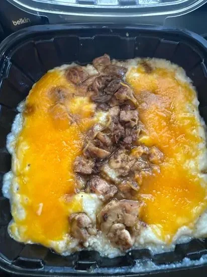 Jerk Chicken & Cheddar Grits Casserole