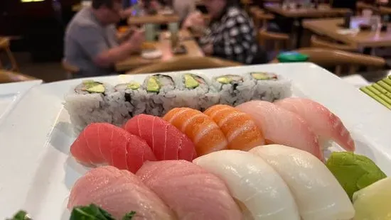 250. Sushi Deluxe