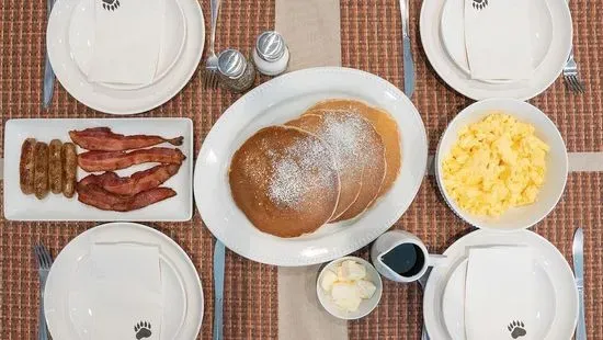 Bacon, Eggs & Pancakes Family Meal