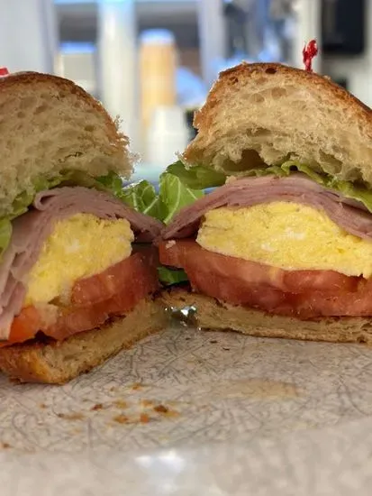 Deluxe Breakfast Croissant