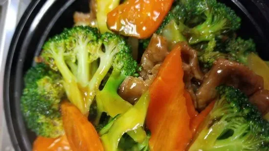 C15. Beef with Broccoli