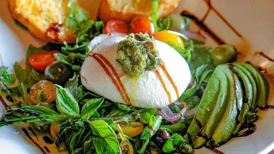 Burrata & Heirloom Tomato Salad 