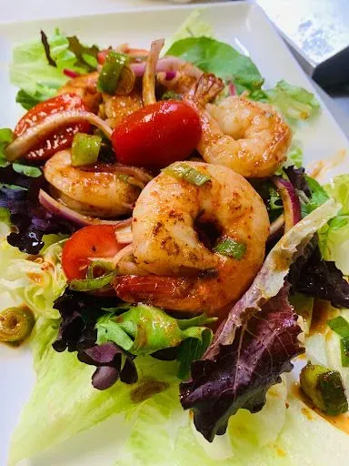 Grilled Shrimp & Chicken Salad
