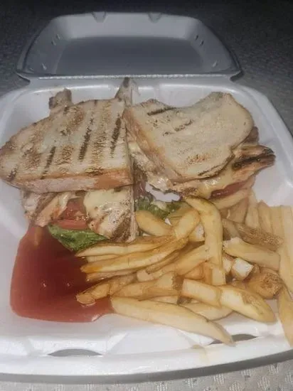 California Chicken Panini