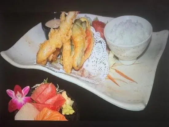 K. Combo  (Sashimi & Tempura)*