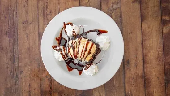 Hot Fudge Brownie Sundae