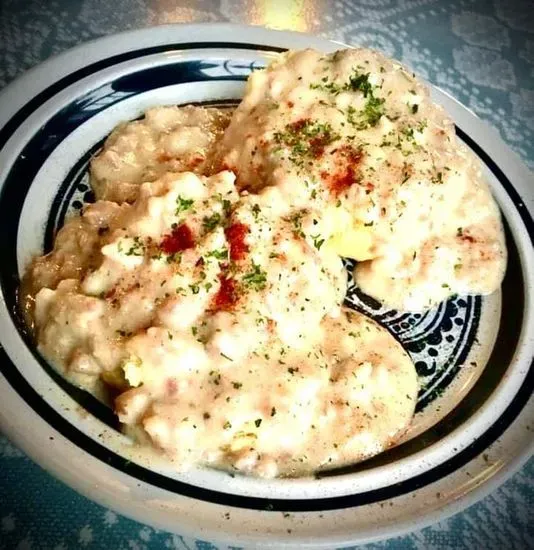 1/2 Biscuits 'n' gravy