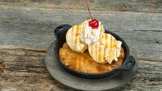 Native White Chocolate Macadamia Nut Cookie Sundae