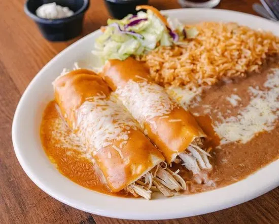 4. (2) Enchiladas rojas