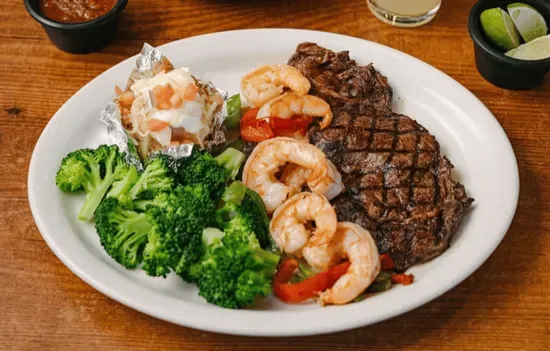  Rib-Eye Steak Y Camarón Al Gusto Plate