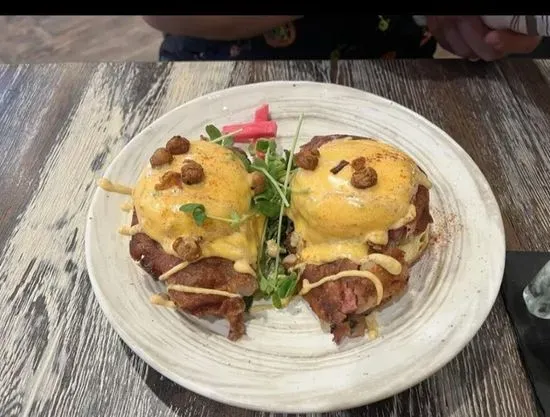 Corned Beef Hash Benedict