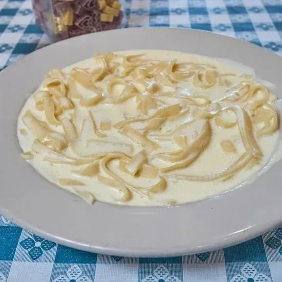 Fettuccine Alfredo