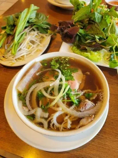 23. Pho Dac Biet (Special Combination Beef Noodle Soup)