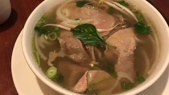 51. Mi Hoanh Thanh (Yellow Noodle Wonton Soup)