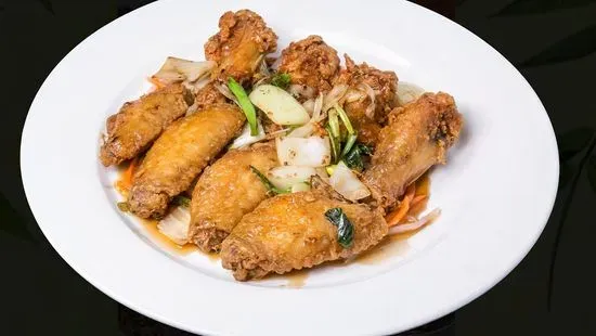 14. Canh Ga Chien Nuoc Mam (Deep Fried Chicken Wings with Special Fish Sauce)