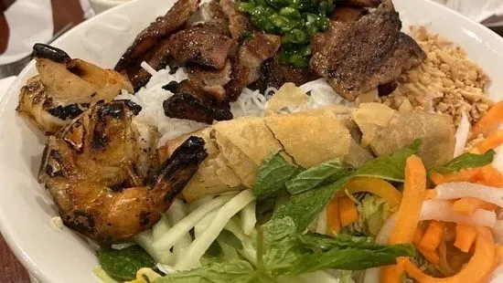 60. Bun Thit Nuong (Vermicelli with Grilled Pork)