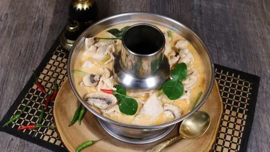 Tom Kha