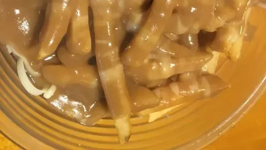 Beef Gravy & Cheddar Fries (Poutine)