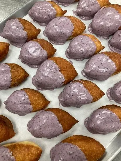 6 Blueberry Doughrogies