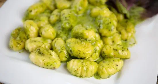 Gnocchi in Al Basil Pesto