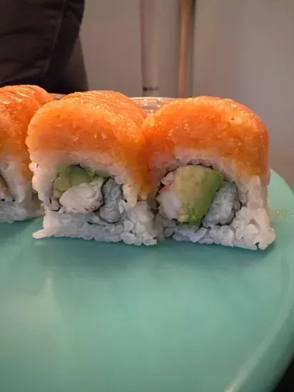 F24. Island Roll (8 Pieces)