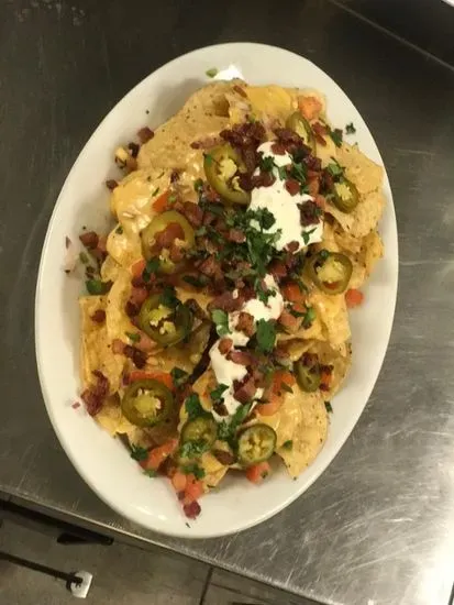 TAVERN NACHOS*