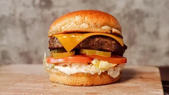 CLASSIC CHEESEBURGER*