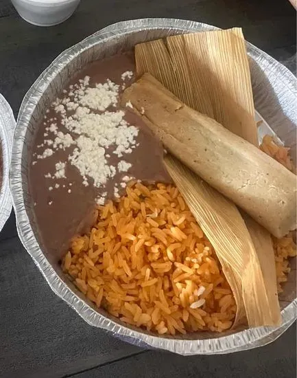 Tamal, Arroz y Frijoles / Tamale, Rice & Beans