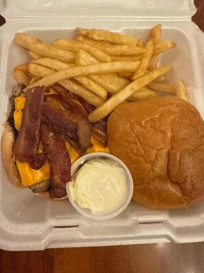 Hunter’s Burger Deluxe